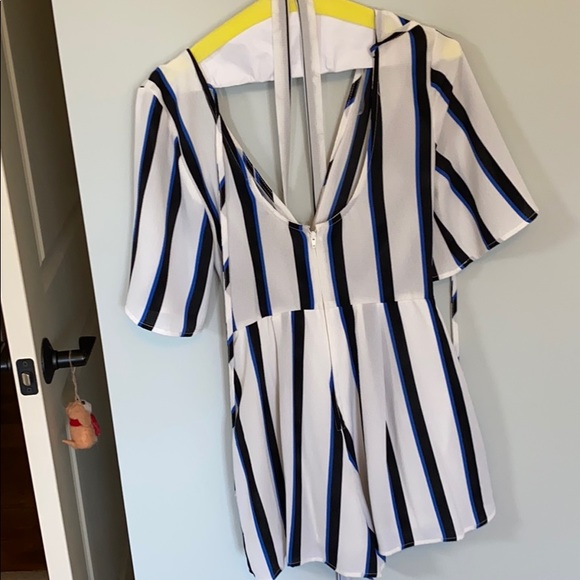 Boutique romper with detachable belt! - Picture 5 of 5